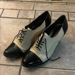 Via Spiga Black and Cream Women's Loafers